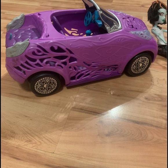 Monster high Car and Doll - Picture 3 of 4